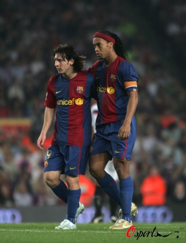 英超竞争中 英超竞争中