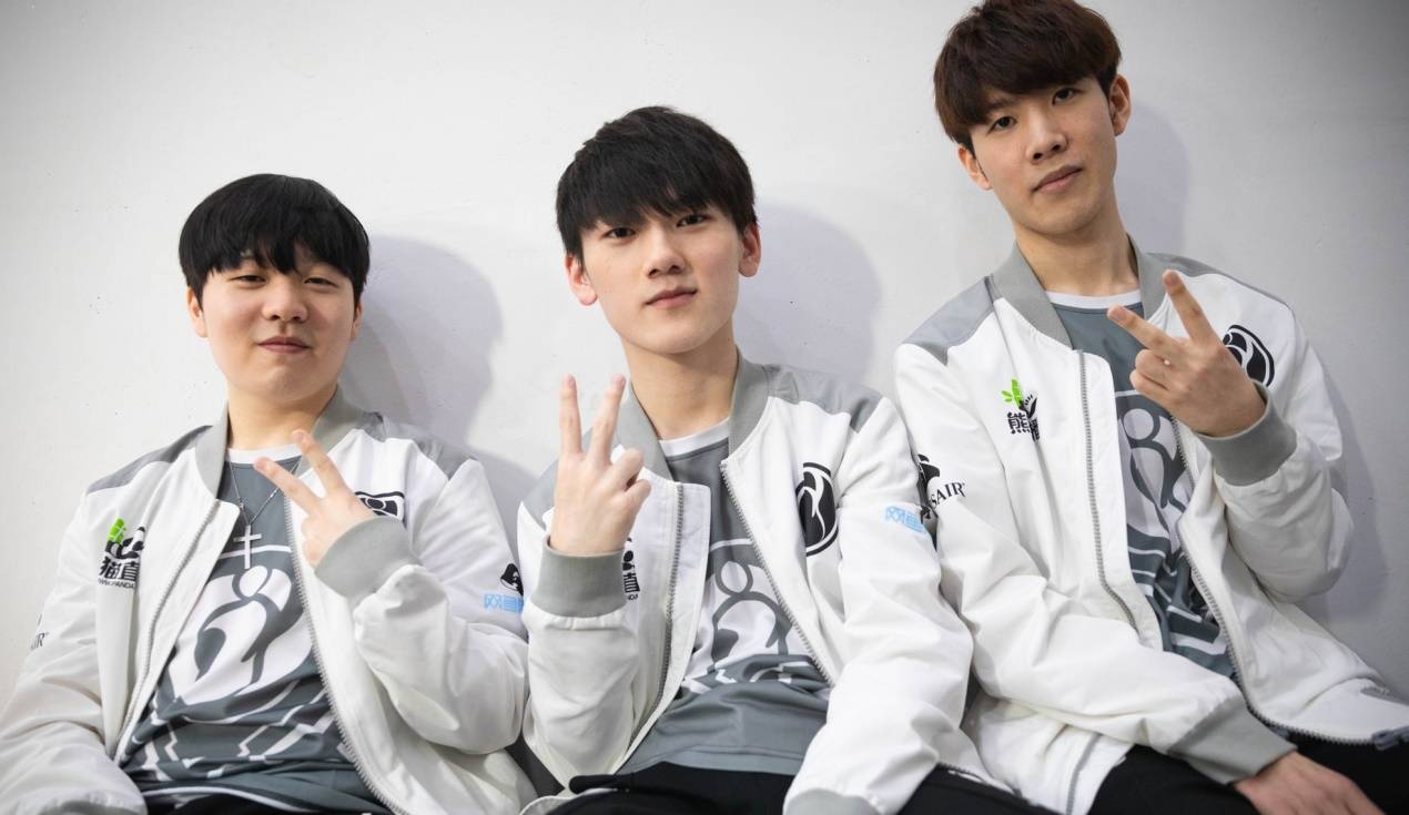 爆冷逼平强 爆冷逼平强