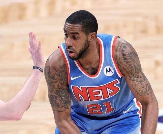 的蹬壁和水 的蹬壁和水